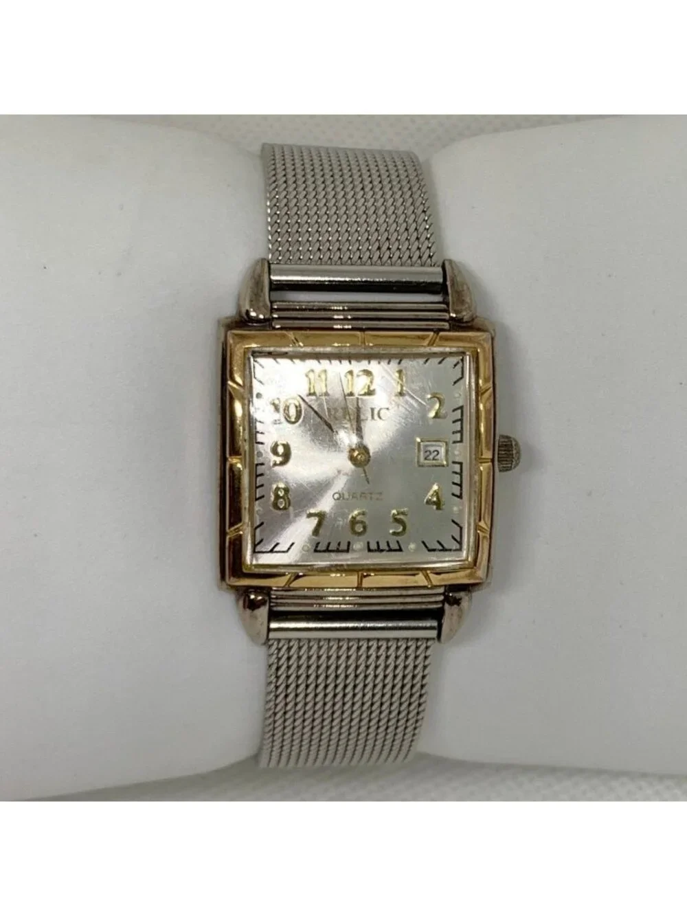 Vintage relic women’s watch silver gold tone squares case 26mm quartz running